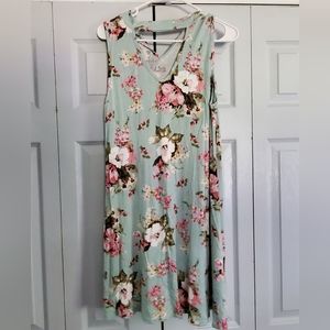 Sleeveless dress size large